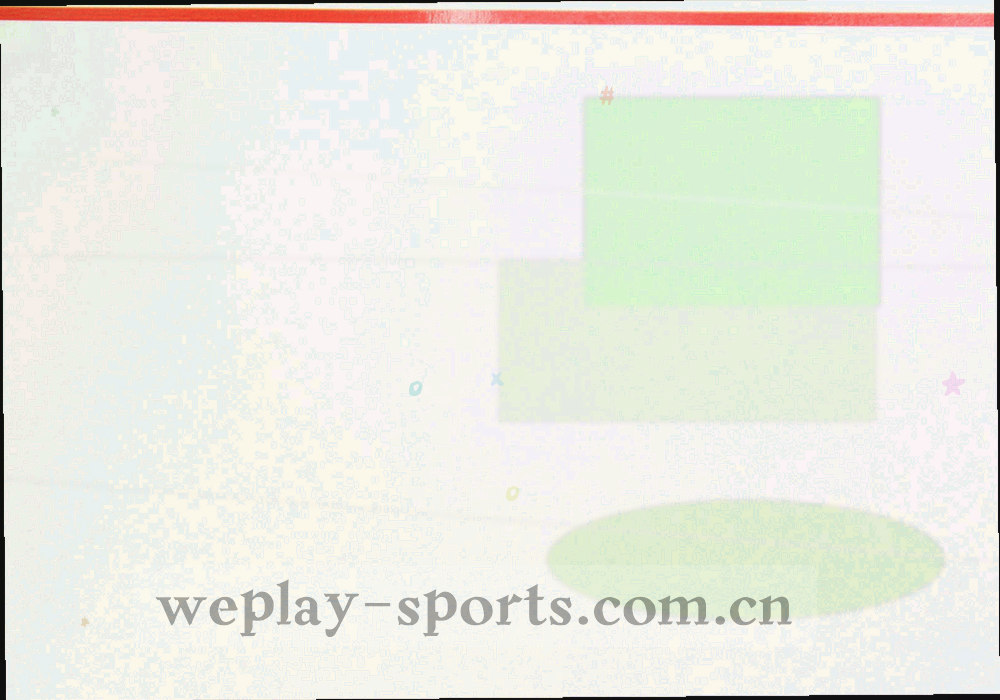 纸面上手绘风格的对阵路径示意图，旁边放着手机屏幕作对照